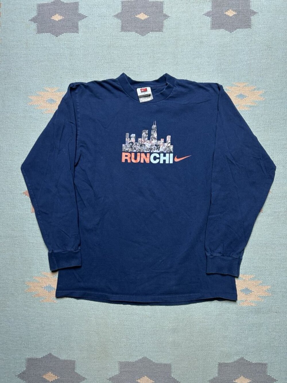 Vintage long sleeve t shirt Nike run chi Chicago city graphic swoosh medium